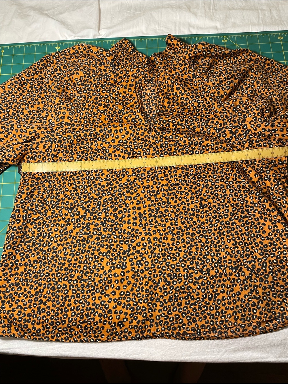 Who What Wear Orange Leopard-Print Key-hole blouse